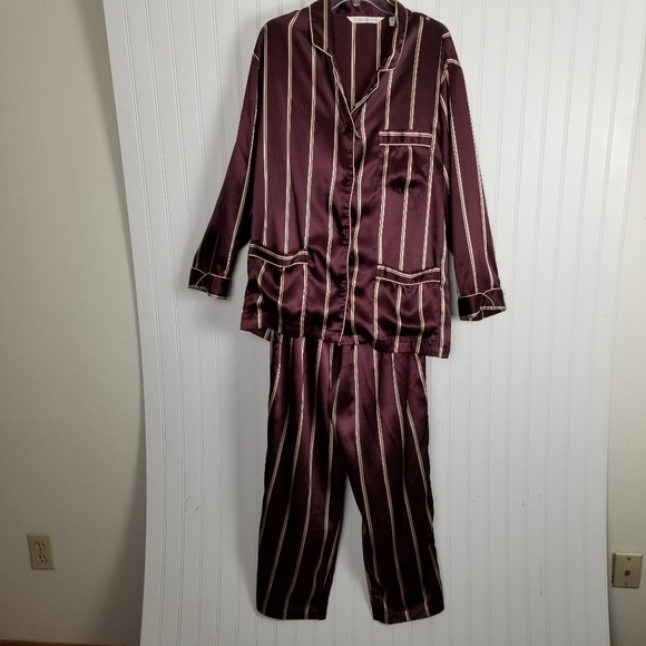 Victorias Secret Pajamas  Robe 3 Piece Set Size L/M Maxi Length Maroon & Gold - Picture 13 of 16